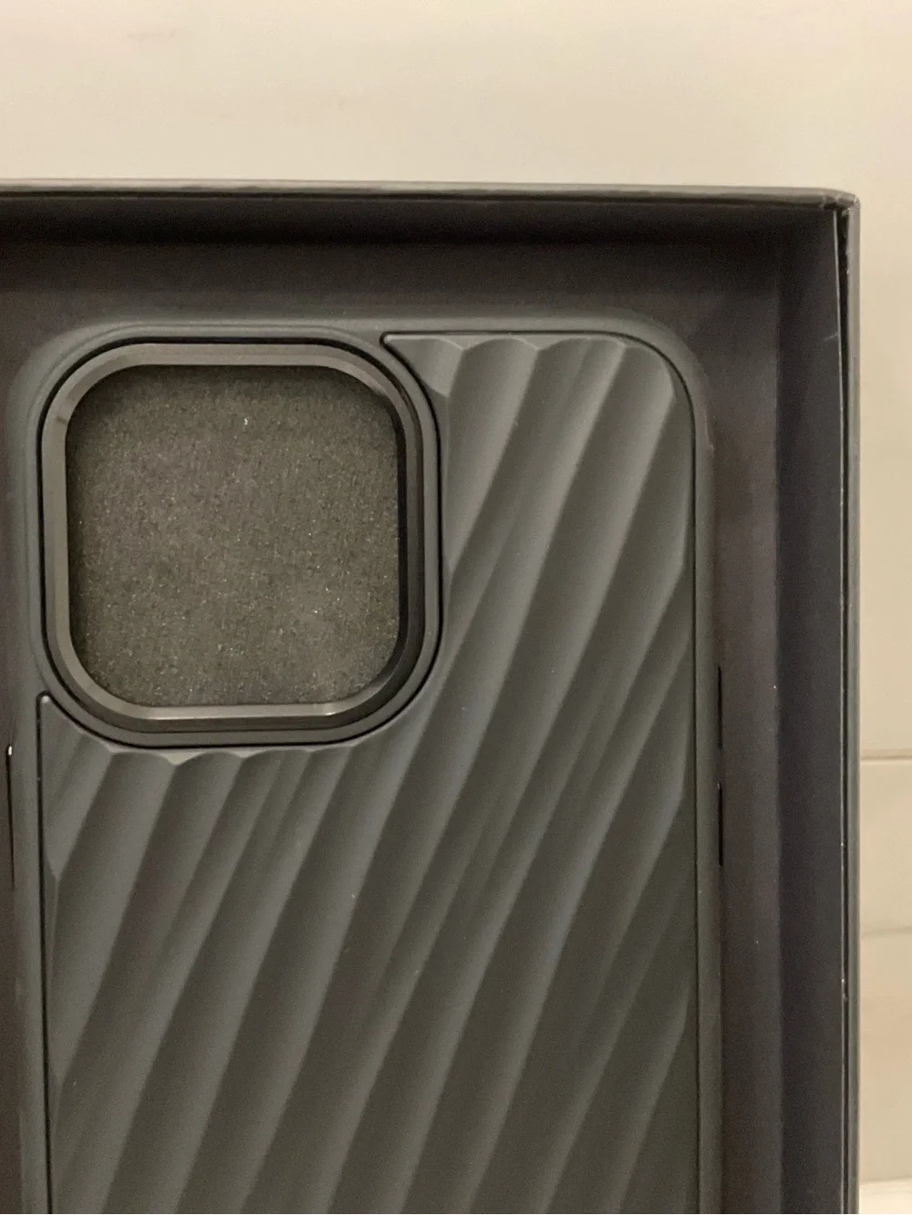 NIB Tumi 19 Degree POLYCARBONATE Apple iPhone 15 Pro MAX Phone Case - BLACK